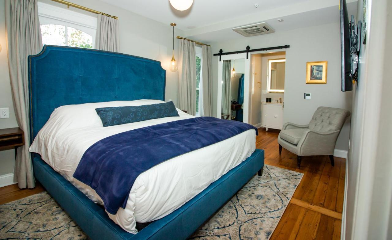 The Colonial Inn Хилсборо Экстерьер фото