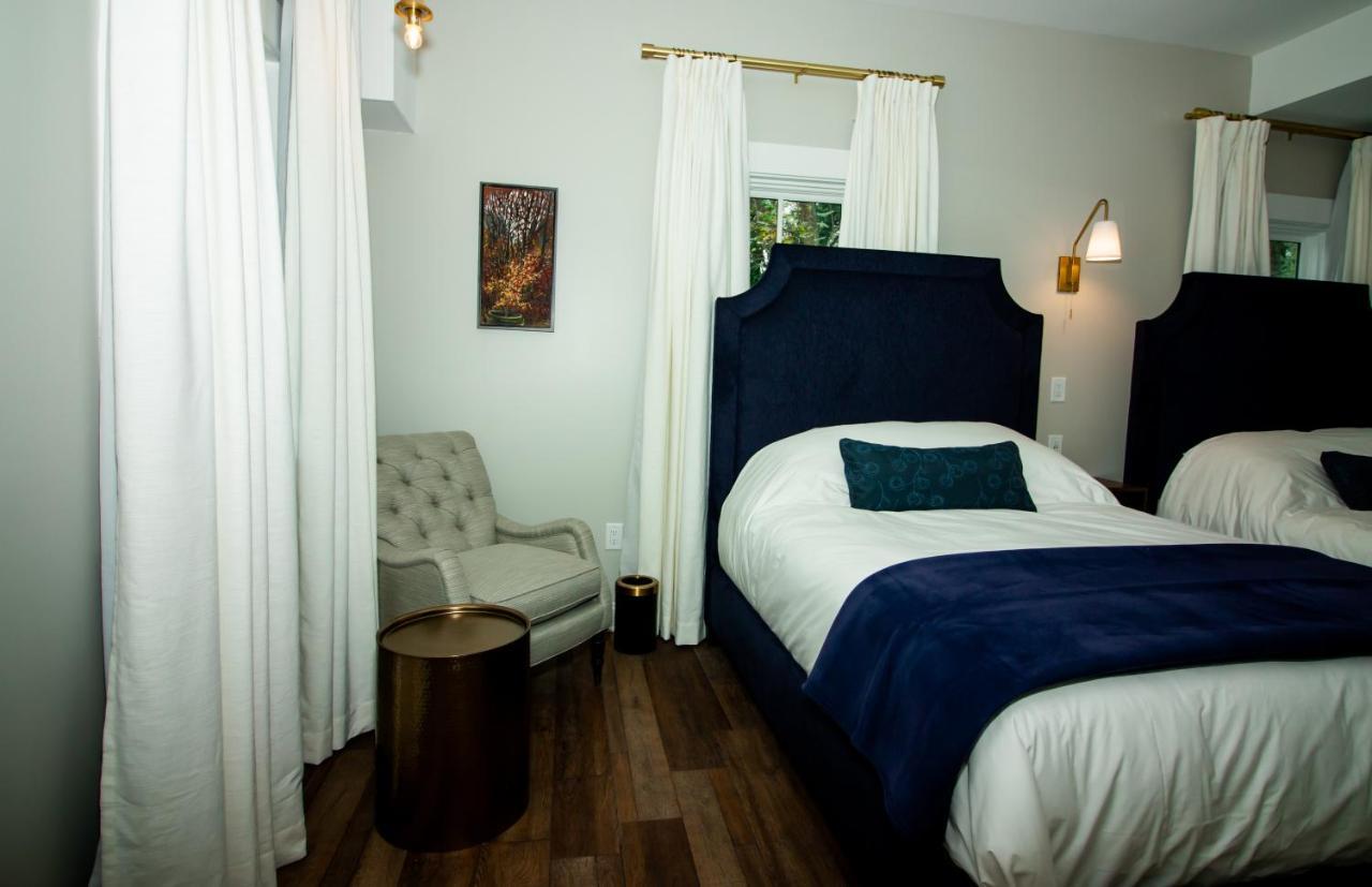 The Colonial Inn Хилсборо Экстерьер фото